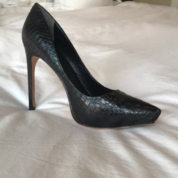 Rachel Roy snakeskin heels. Barely worn. - Picture 3 of 5